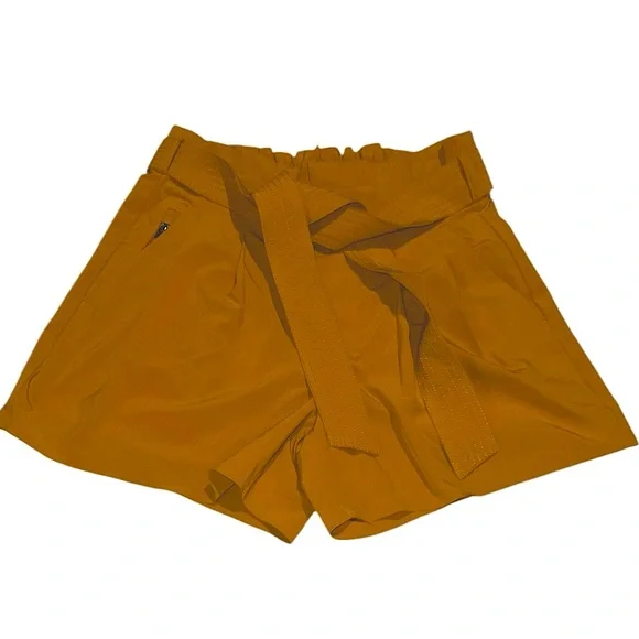 Athleta Tuscan Gold Belted Skyline Shorts - Size 2 - Picture 2 of 8